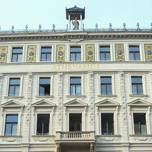 Maverick Athenaeum 호스텔